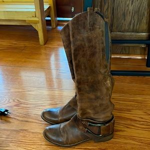 Steve Madden boots size 6 like new.